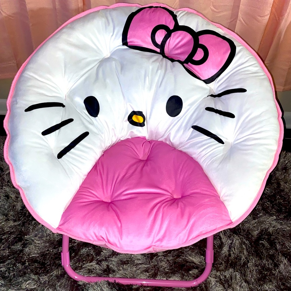 Hello Kitty Adult Saucer Chair